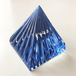 Pyramide bleue